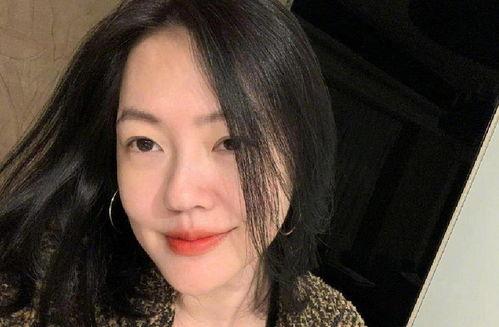 美女翻白眼吃瓜视频大全,美女们的搞笑瞬间大盘点  第2张