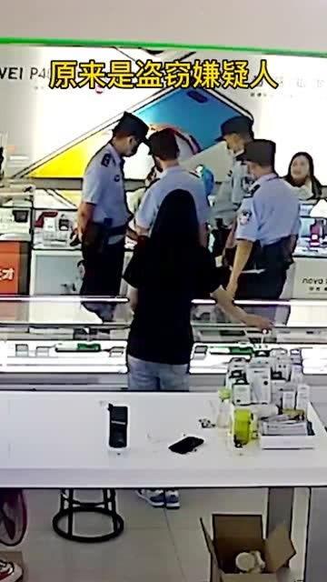 民警吃瓜调解视频,巧妙调解纠纷，网络走红  第3张