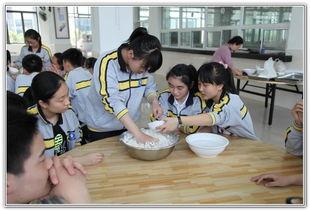镇江实验高中吃瓜视频,校园生活趣味瞬间大揭秘