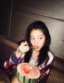 给朋友发吃瓜视频,一起围观这场精彩吃瓜大戏！